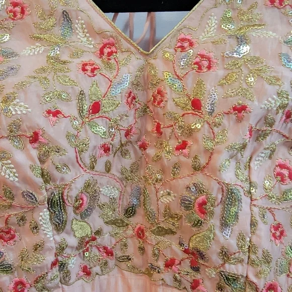 Lehanga Top Pink Satin Embroidered Flowers Size M/L - Picture 4 of 5